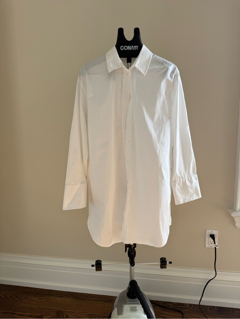 New Babaton White long Button-Down Shirt